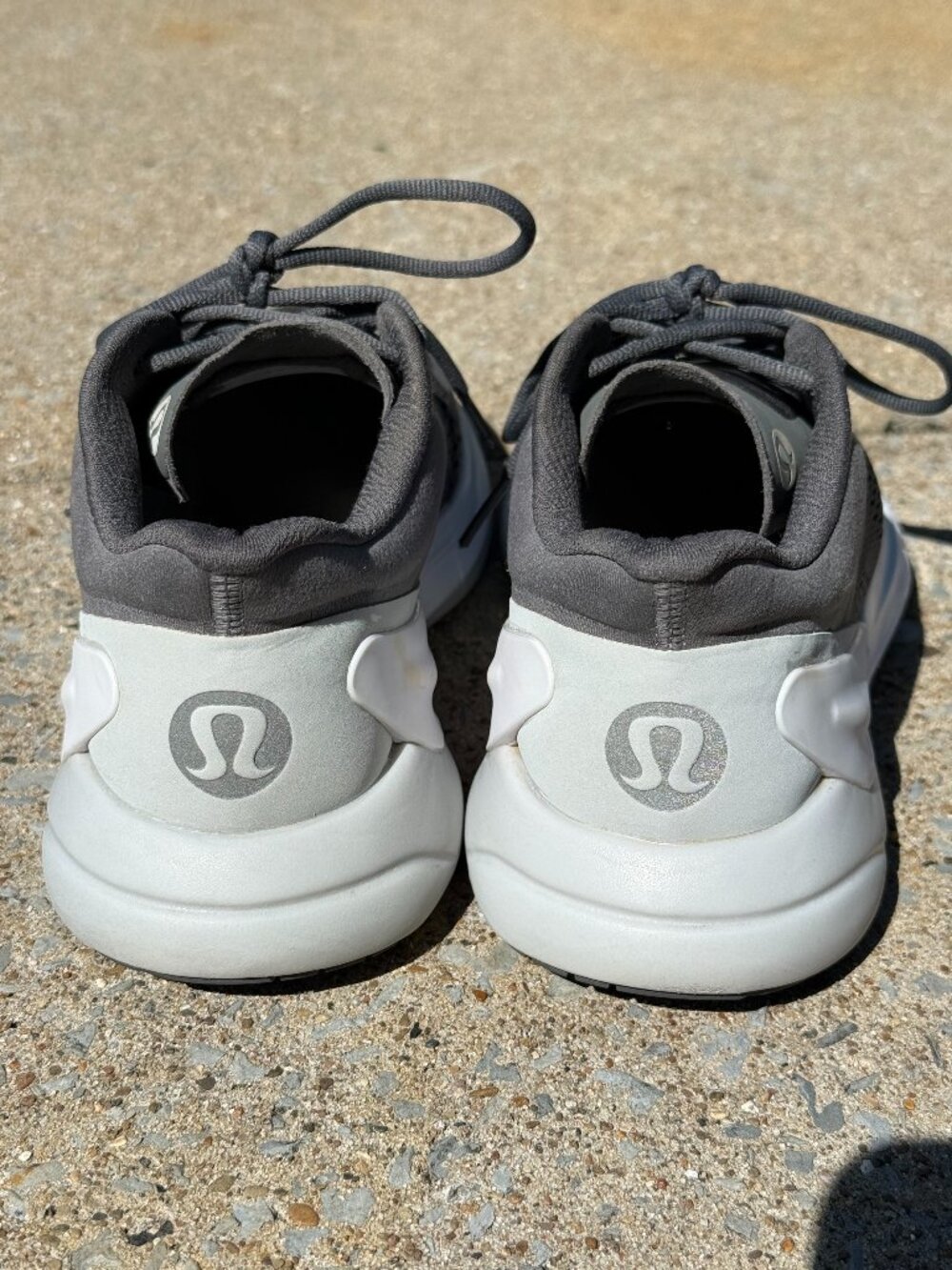 Lululemon Blissfeel Run Womens 8 Gray White Sneakers Athleisure Running 4102